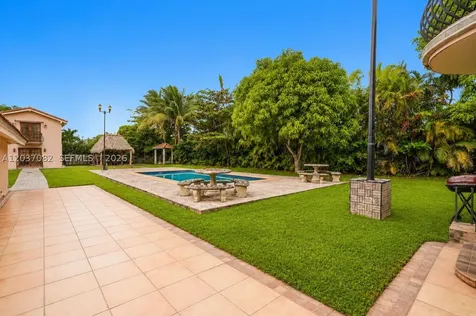 300 SW 123rd Avenue Miami FL 33184