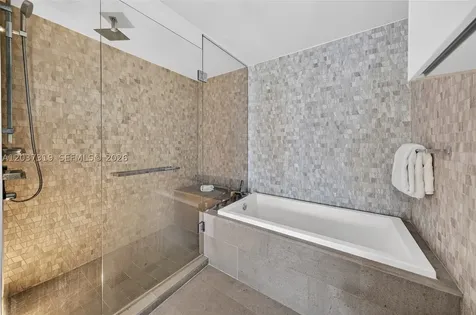 68 SE 6th Street Miami FL 33131