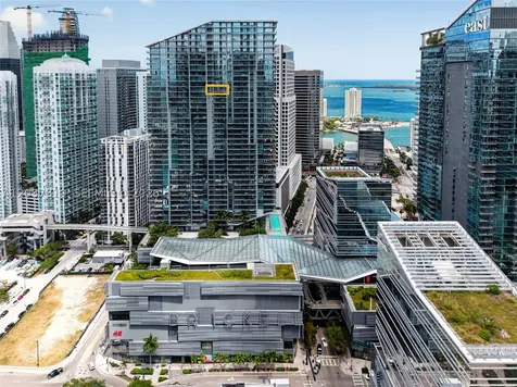 68 SE 6th Street Miami FL 33131