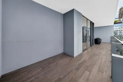 68 SE 6th Street Miami FL 33131