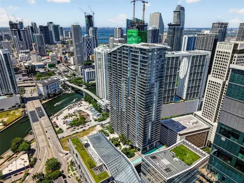 68 SE 6th Street Miami FL 33131