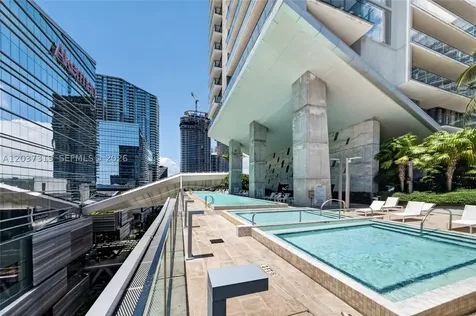 68 SE 6th Street Miami FL 33131