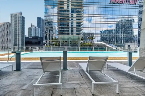 68 SE 6th Street Miami FL 33131