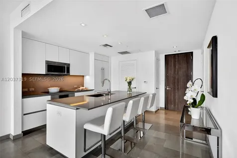 68 SE 6th Street Miami FL 33131