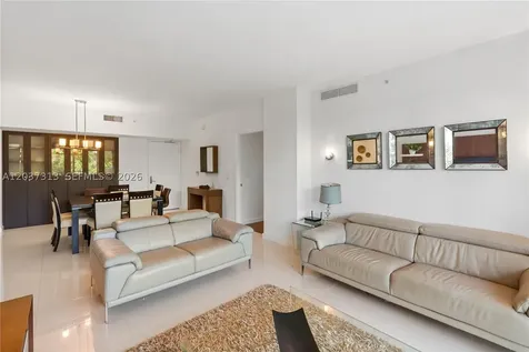 20000 E Country Club Drive Aventura FL 33180