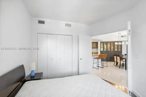 20000 E Country Club Drive Aventura FL 33180
