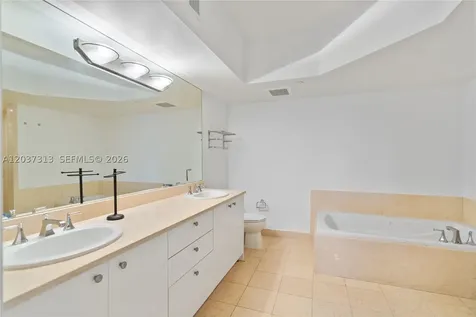 20000 E Country Club Drive Aventura FL 33180
