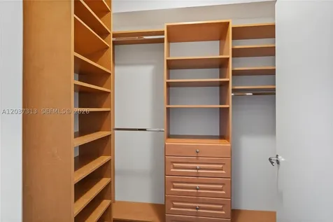 20000 E Country Club Drive Aventura FL 33180