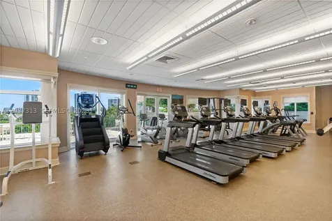 20000 E Country Club Drive Aventura FL 33180