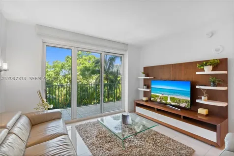 20000 E Country Club Drive Aventura FL 33180