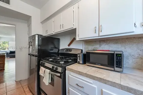 6941 Bay Drive Miami Beach FL 33141