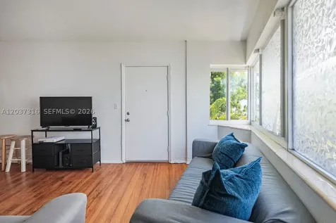 6941 Bay Drive Miami Beach FL 33141