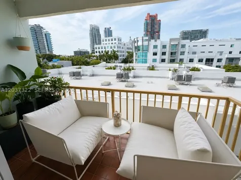 220 Washington Avenue Miami Beach FL 33139