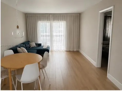 220 Washington Avenue Miami Beach FL 33139