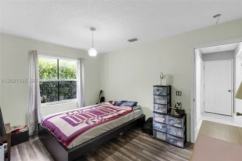 649 Willow Bend Road Weston FL 33327