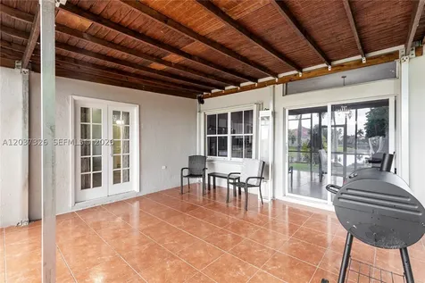 649 Willow Bend Road Weston FL 33327