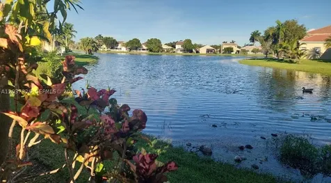 649 Willow Bend Road Weston FL 33327