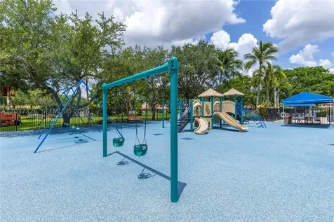 649 Willow Bend Road Weston FL 33327