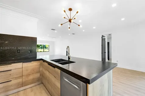 365 Fairway Drive Miami Beach FL 33141