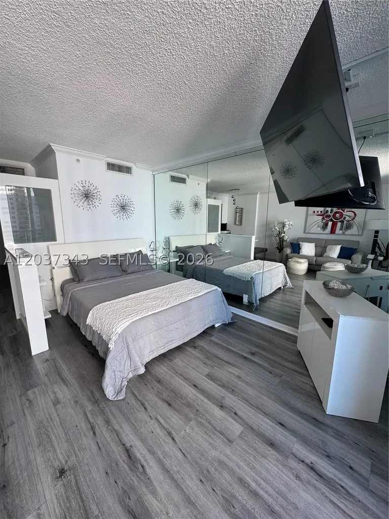 2501 S Ocean Drive Hollywood FL 33019