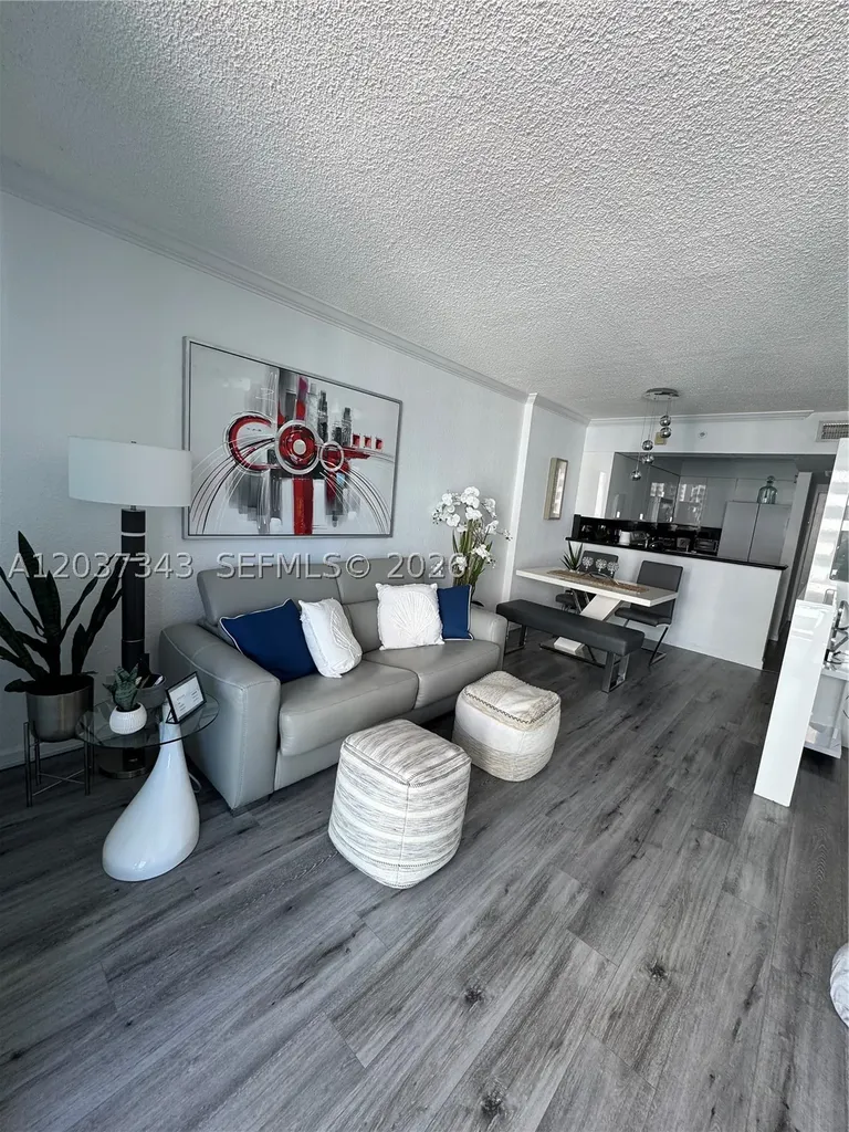 2501 S Ocean Drive Hollywood FL 33019
