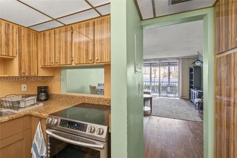 2861 Leonard Drive Aventura FL 33160