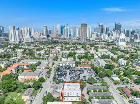 420 SW 7th Avenue Miami FL 33130