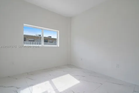 420 SW 7th Avenue Miami FL 33130