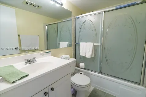 90 Berkshire D West Palm Beach FL 33417