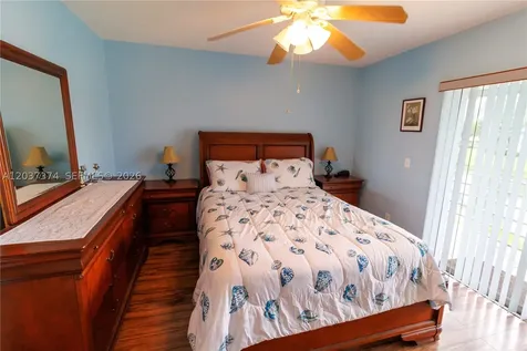 90 Berkshire D West Palm Beach FL 33417