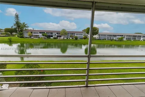 90 Berkshire D West Palm Beach FL 33417