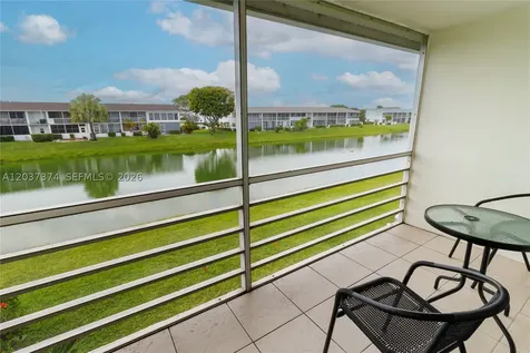 90 Berkshire D West Palm Beach FL 33417
