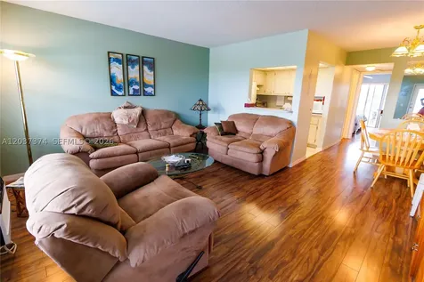 90 Berkshire D West Palm Beach FL 33417