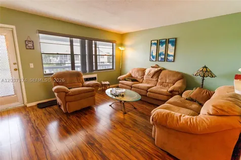 90 Berkshire D West Palm Beach FL 33417