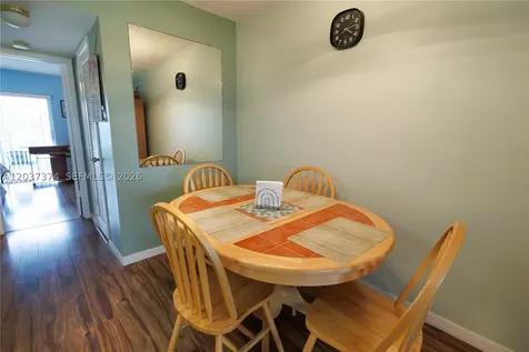 90 Berkshire D West Palm Beach FL 33417
