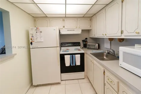 90 Berkshire D West Palm Beach FL 33417