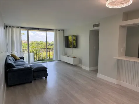 870 NW 87th Avenue Miami FL 33172