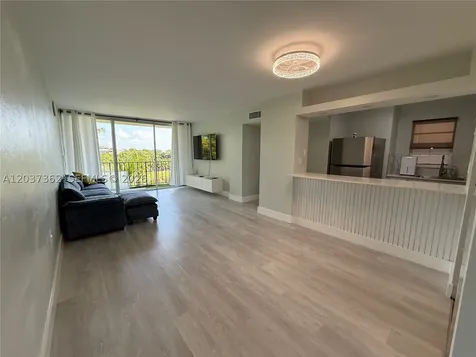 870 NW 87th Avenue Miami FL 33172
