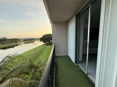 870 NW 87th Avenue Miami FL 33172