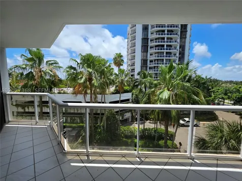 Aventura FL 33180