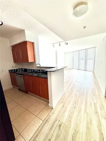 325 S Biscayne Boulevard Miami FL 33131