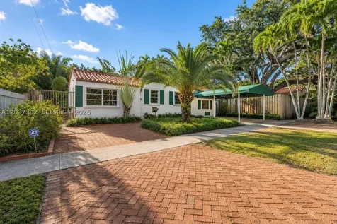 2550 Trapp Avenue Miami FL 33133