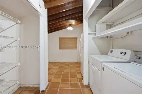 2550 Trapp Avenue Miami FL 33133