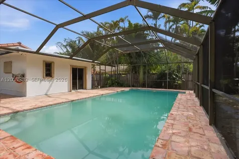 2550 Trapp Avenue Miami FL 33133