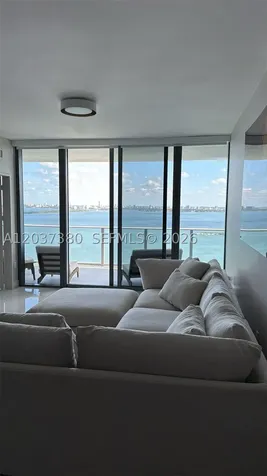 711 NE 23 Miami FL 33137