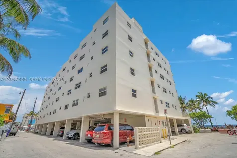 901 S Surf Road Hollywood FL 33019
