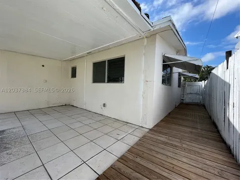 240 NW 48th Court Oakland Park FL 33309