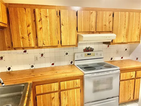 10002 Winding Lake Road Sunrise FL 33351