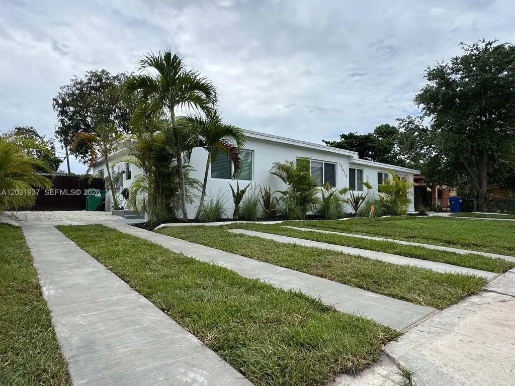 15615 NE 5th Court Miami FL 33162