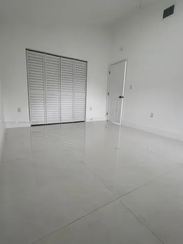 15615 NE 5th Court Miami FL 33162